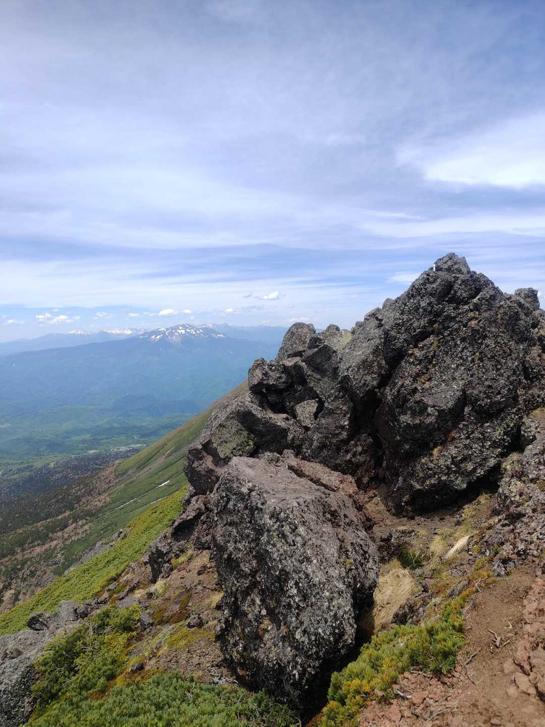 背後に見えるこの山、ずっと見えてたけどなんだろう❓️
乗鞍かと思ったけど、AR山ナビでは違うみたい😅