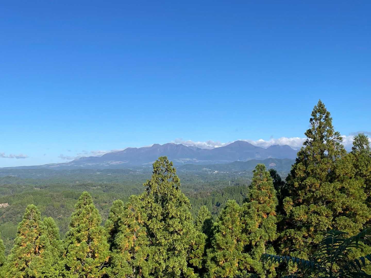 くじゅう連山
大船山と黒岳がここからは良く見えます👀
