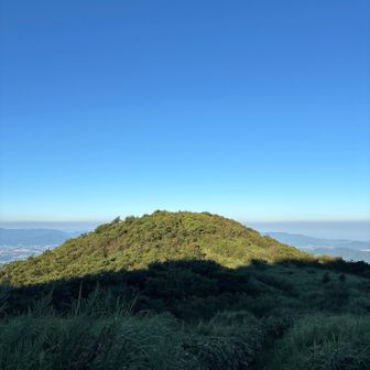 オーッ❗️
八丁峠に朝日が当たった🌅