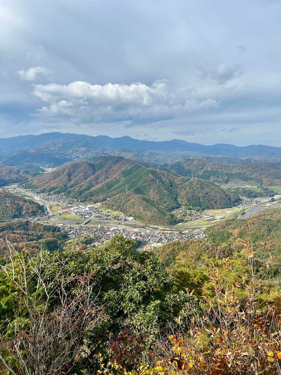 【用瀬地区】
因幡國(鳥取県東部)の百名山をこれで制した。一泊では遠くて疲れた。砂浜海岸や歴史の観光をしたい。また機会があれば遊びに来よう👏respect