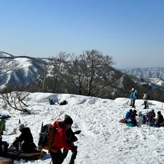 山頂は、賑わってます！！