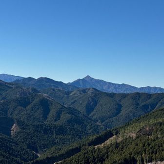 仏来山着いて　フィールドメモで見たら　アレが高見山だったのね🌟✨　

関西（近畿）のマッターホルンとして有名だそうです　
