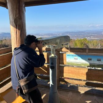 天気いいから、御嶽山ドーンかと思ったら、霞んでてあまりはっきり見えなかったよ
でかい双眼鏡（無料）