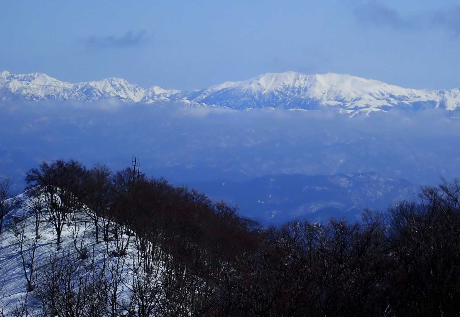 西峰からの展望
鳶岳　越中沢岳　薬師岳💕