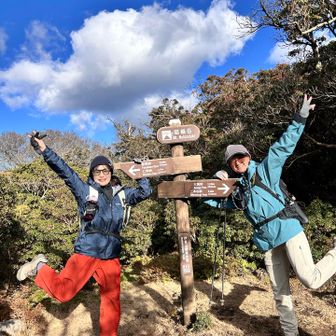 猫ポーズ、るんポーズとか