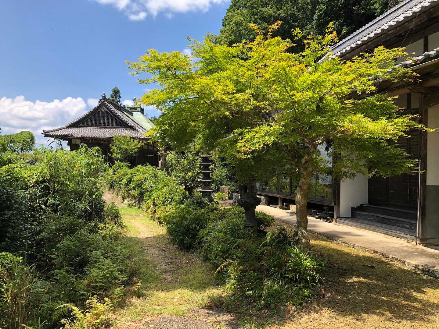 誰もいないお寺