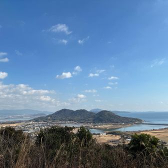 善城寺山からの景色
あとで行く小浜山が見えます