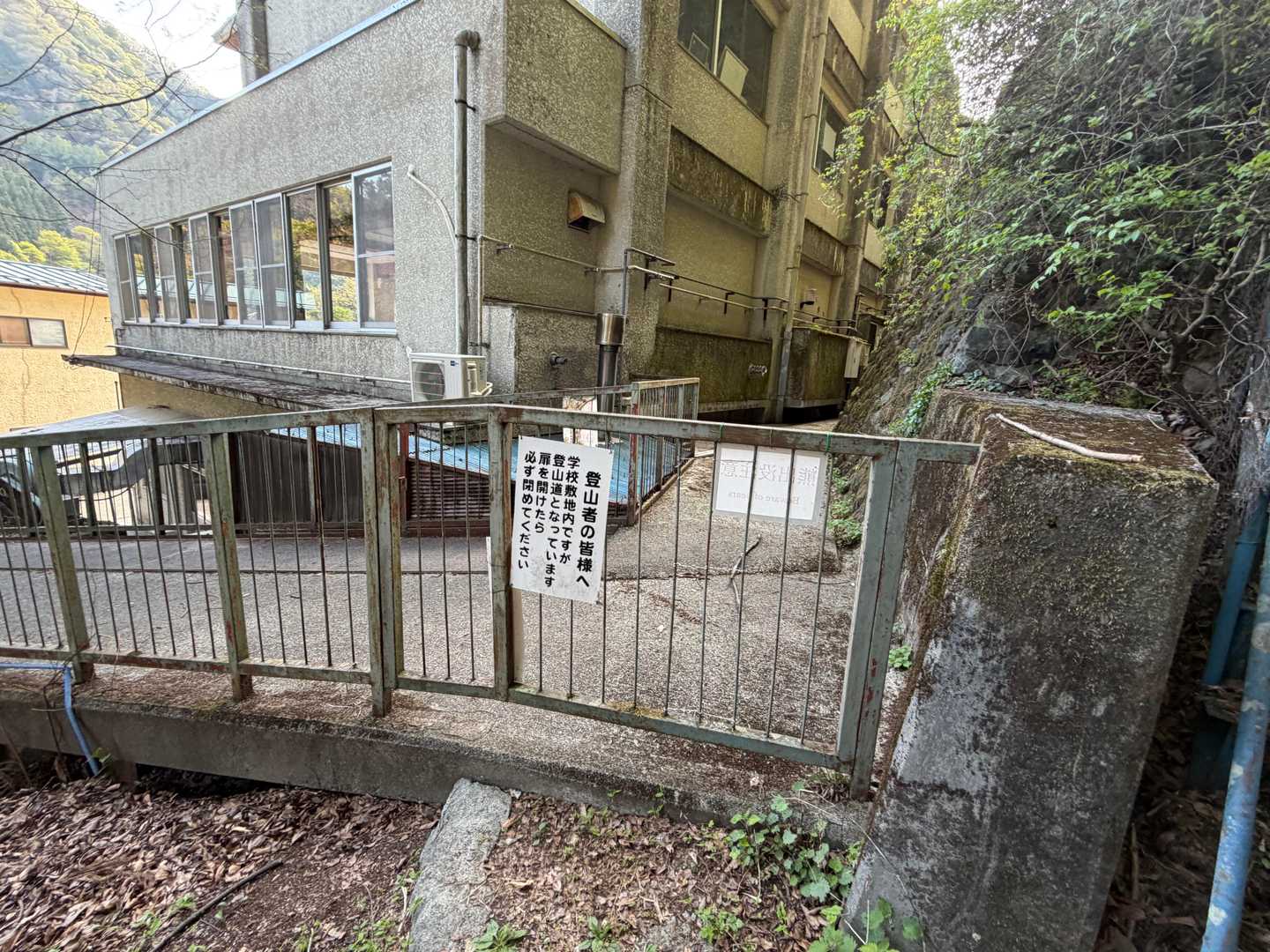 最後、丹波小学校の中を通らせていただきます