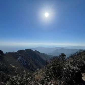 亀山市側も拝んで、下山開始