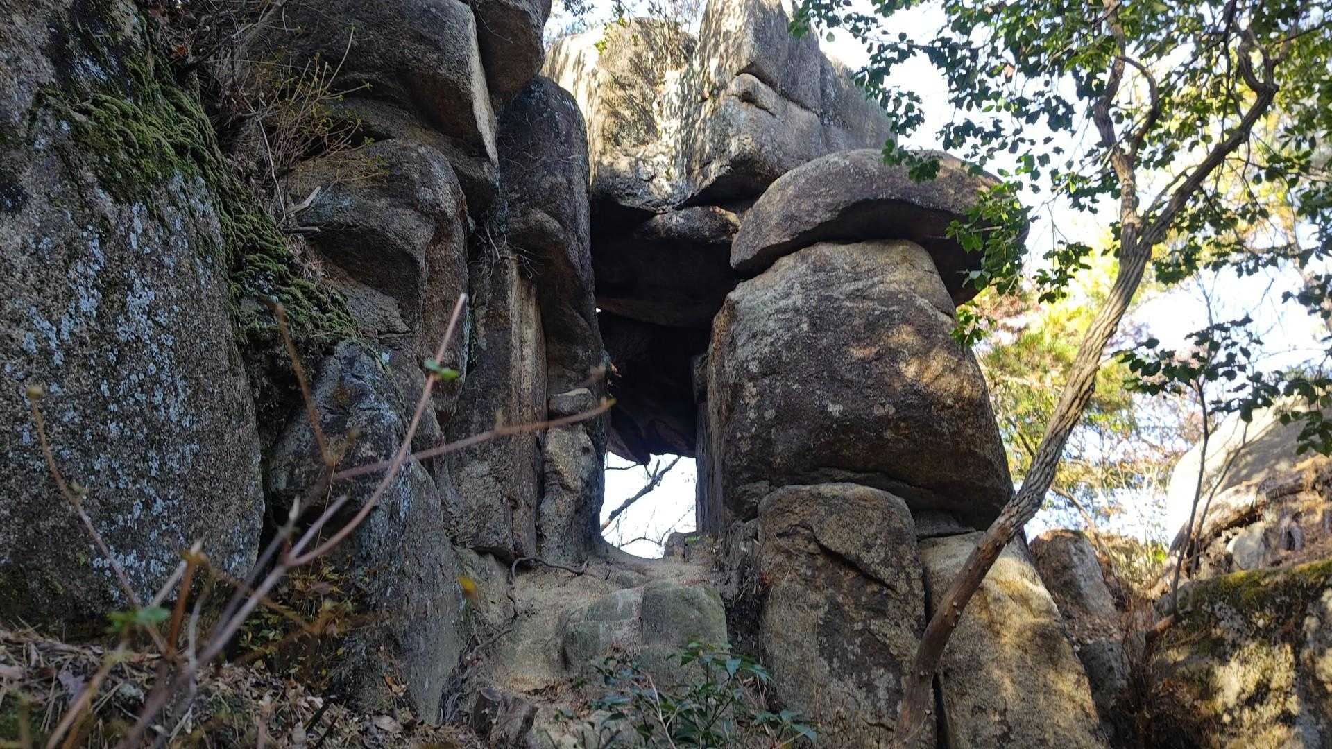 くぐり岩！！