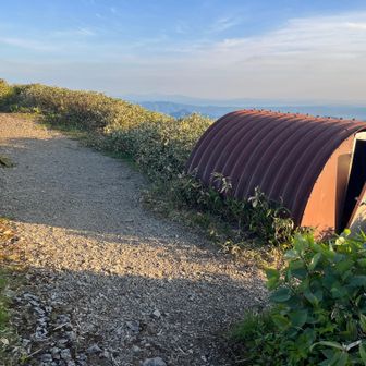 一ノ倉岳避難小屋