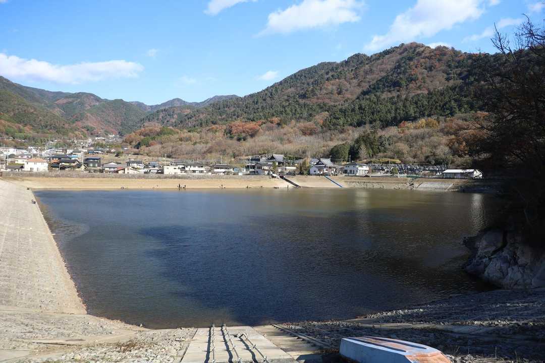 竜華池
釣り客を見かける