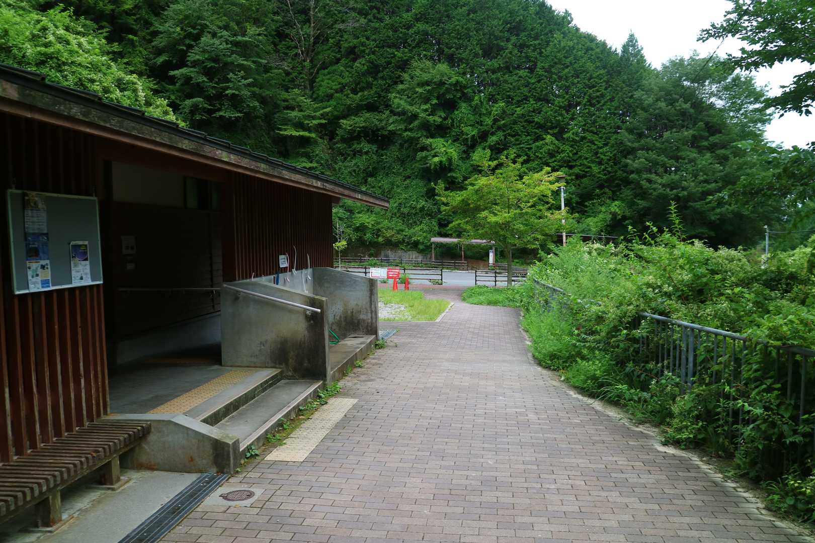 土曜とは思えない静けさ