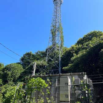 解散後、下渡山へ。
このアンテナ塔の横に登山道が有るらしい。