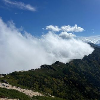 常念山脈　ケンズリ、東沢岳を越えて燕岳まで歩きます