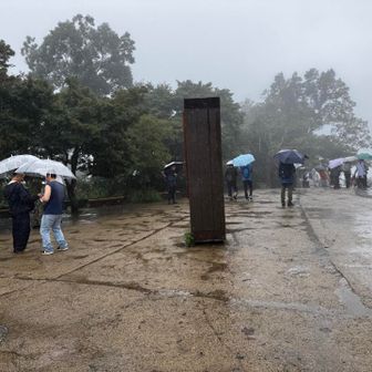 こんな雨でもシルバーウィークで人多し