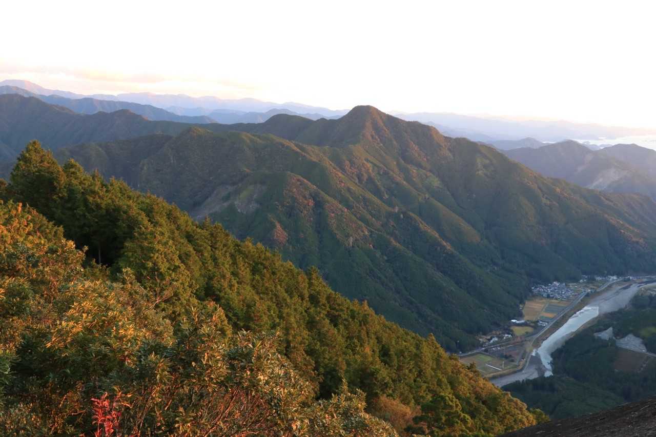 便石山登山口-便石山-象の背 往復コースの写真
