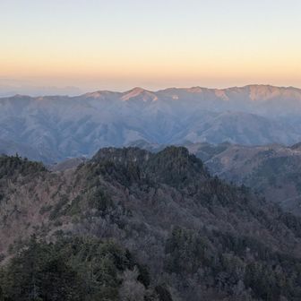 天丸山方向。

この時間ではもう登れないの100億％確定。
