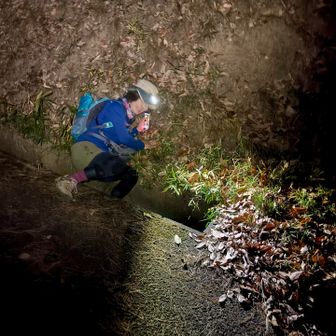 側溝にプチ滑落🤣

相棒の第一声が「ちょっと待って！写真撮るから！」
普通、大丈夫？だよね🤣
2人してツボにハマり大爆笑🤣
ケガないので笑えるんですが、ドジな私ホント気を付けなきゃです！