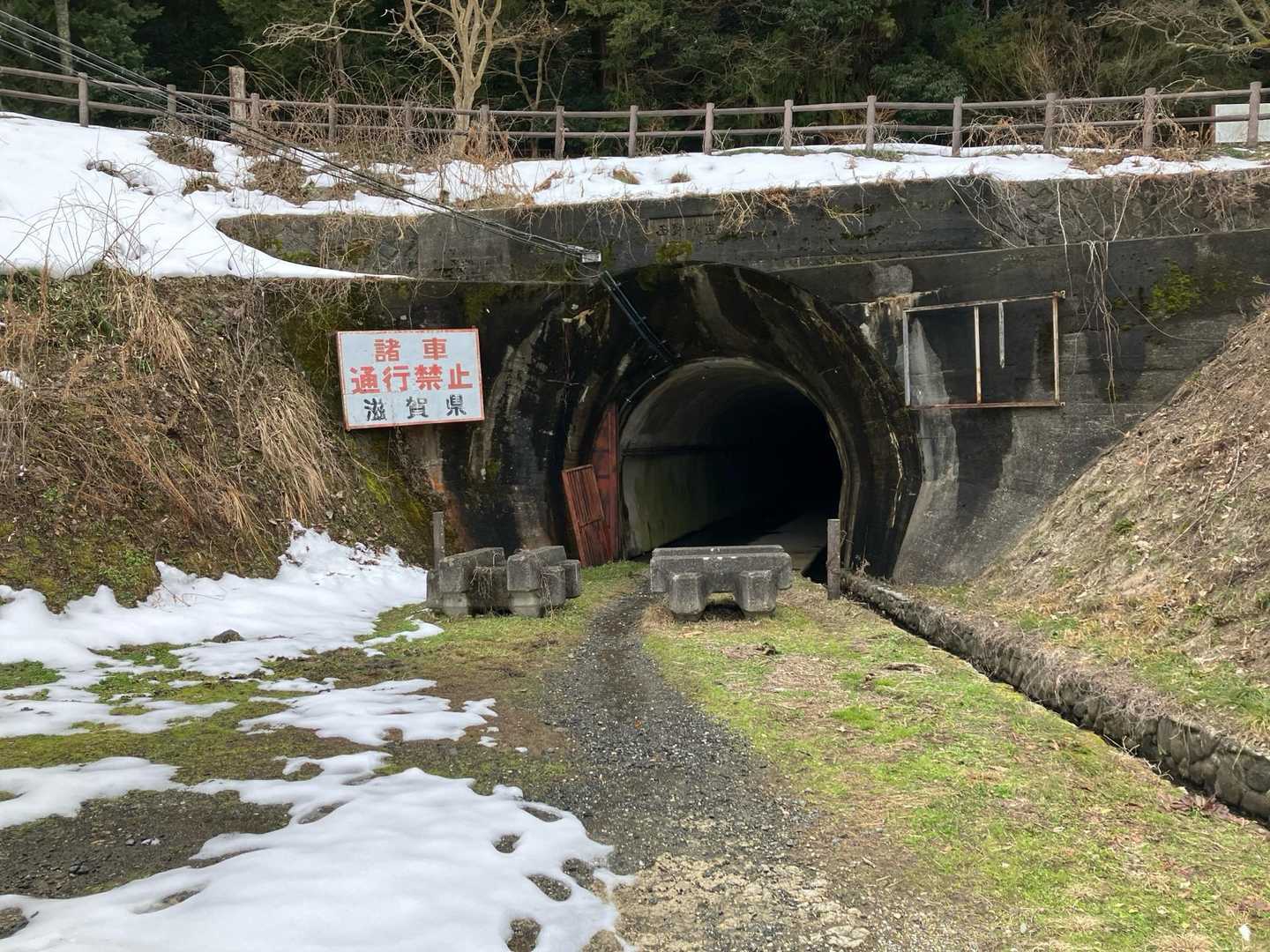 やはり、西野水道を通ってみたいです。こちらは江戸時代に掘られた水道ではがありません。安全に歩いて行けます。