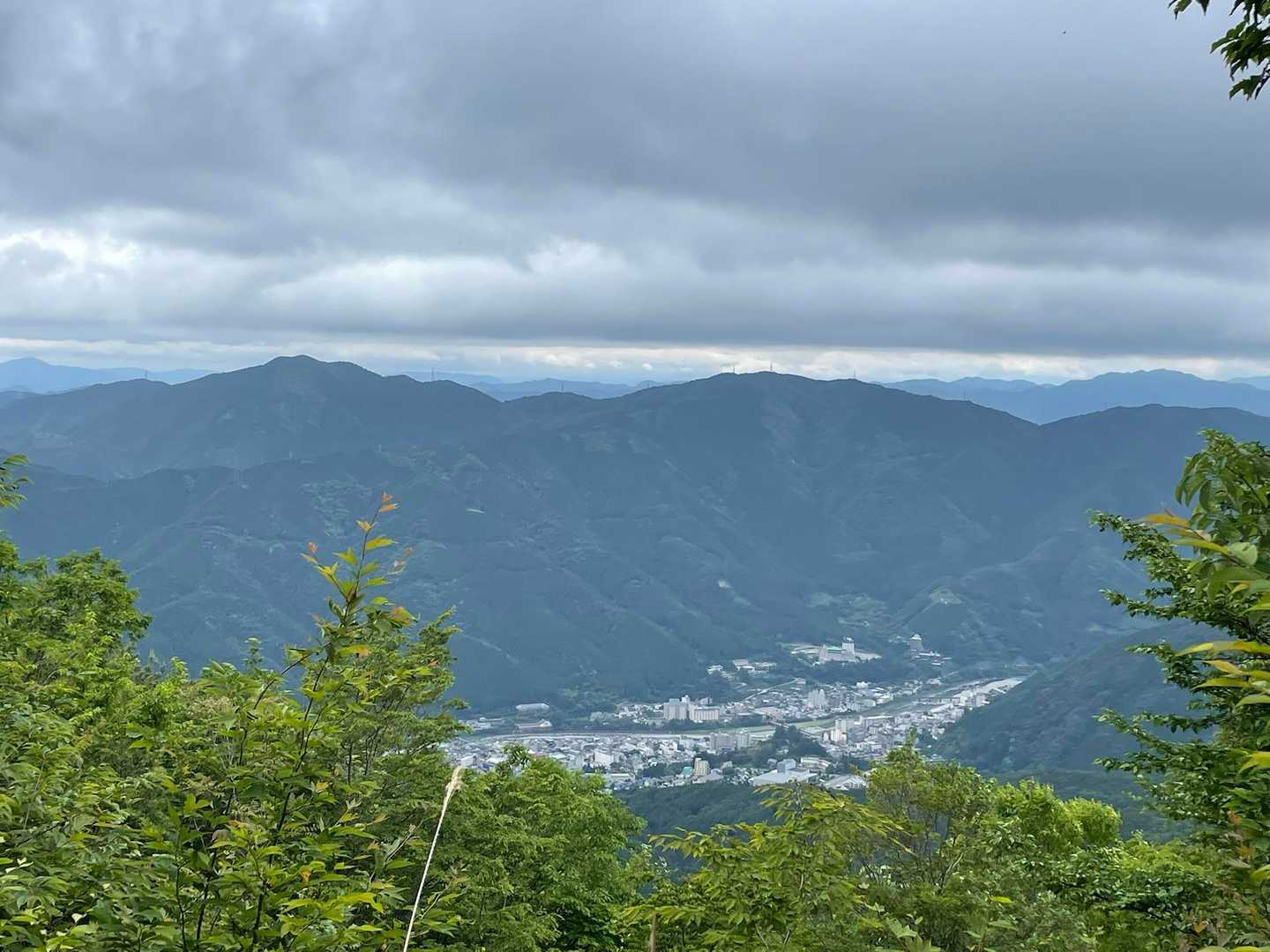 眼下の眺めはキョーイチ✨
下呂の市街地は観光で賑わってましたなー♨️