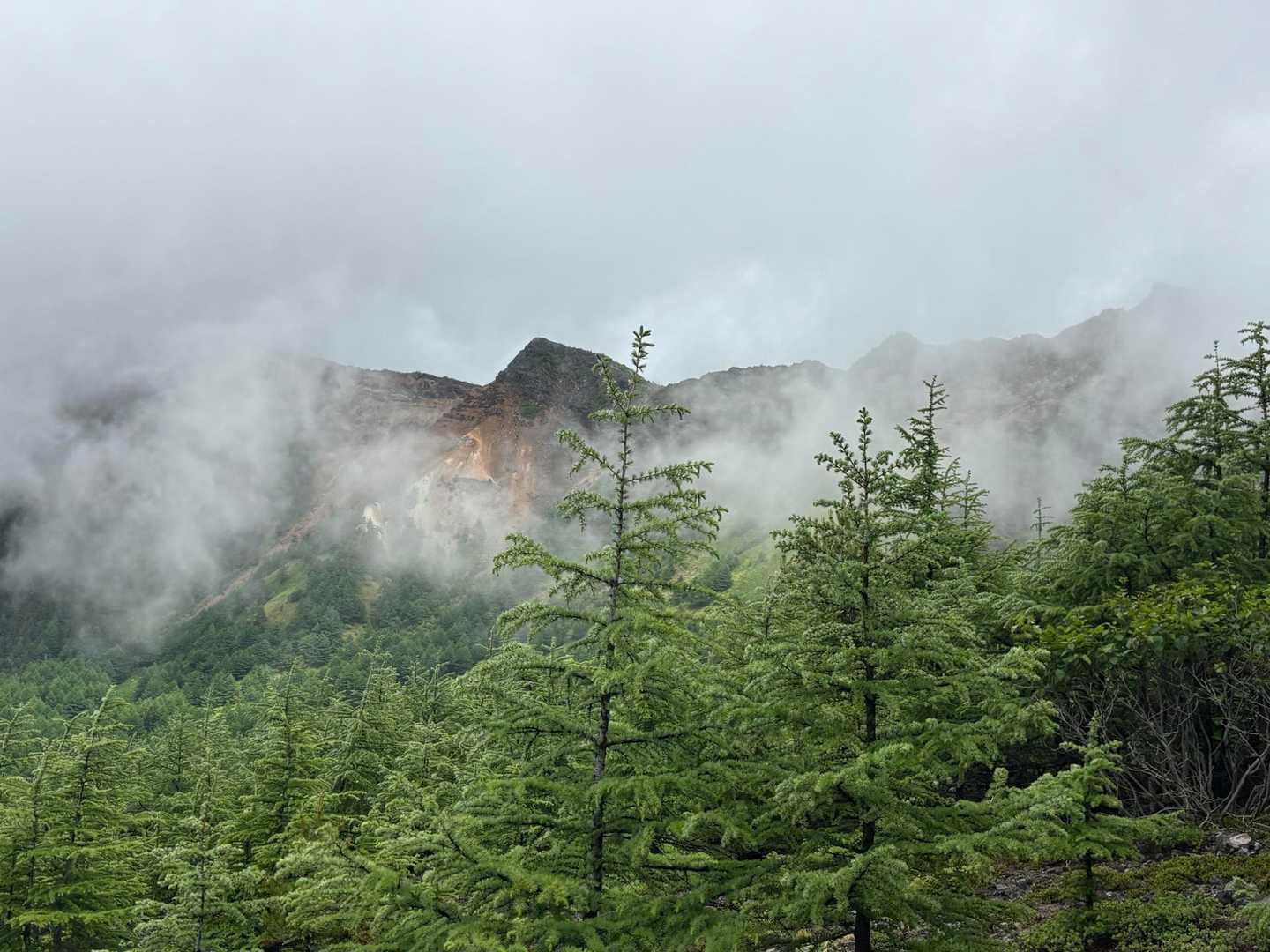 今から向かう外輪山の稜線が一瞬見えた🤩✨
