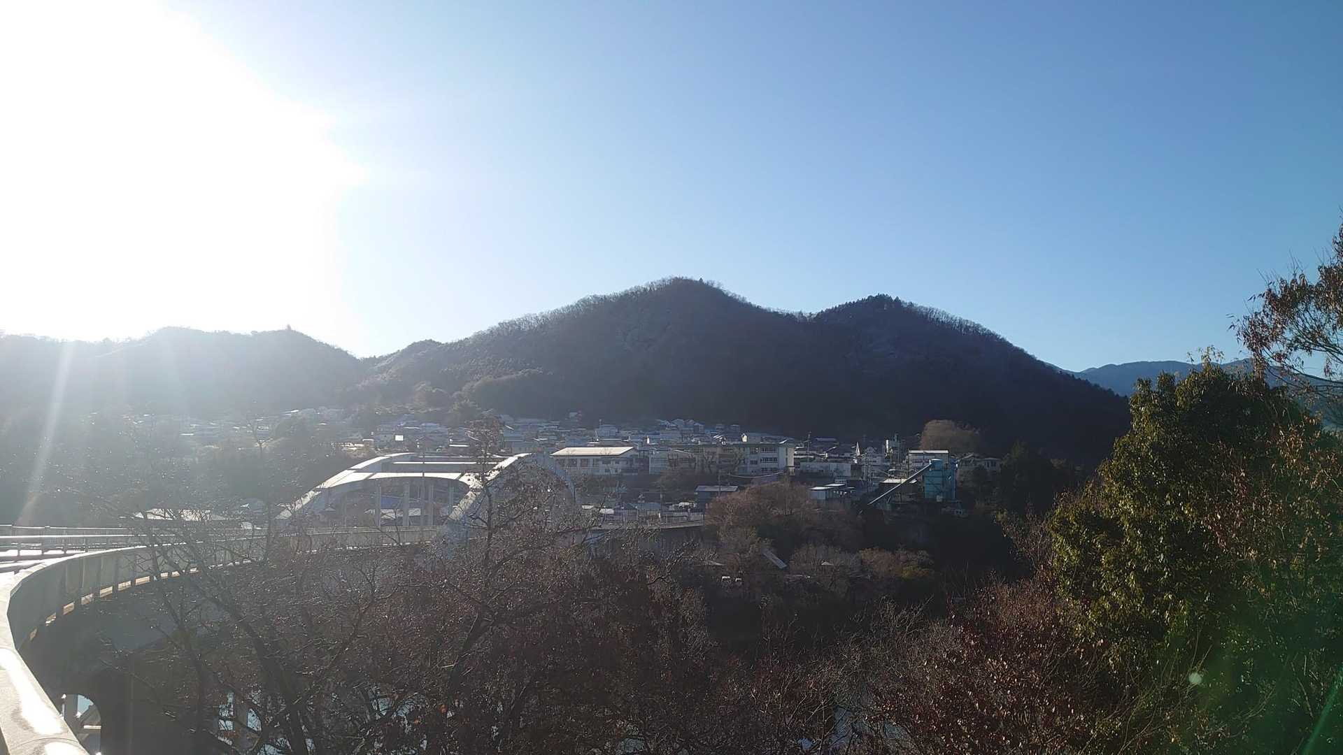 めっちゃ良い天気♪
今日は、あの山から登るのかな…？