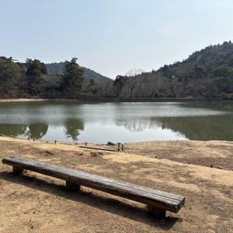 再度公園到着。修法ヶ原池の水位は低いまま。
Re-encounterは私がコーヒーを買わなくでも繁盛していたので残念ながら素通りします。