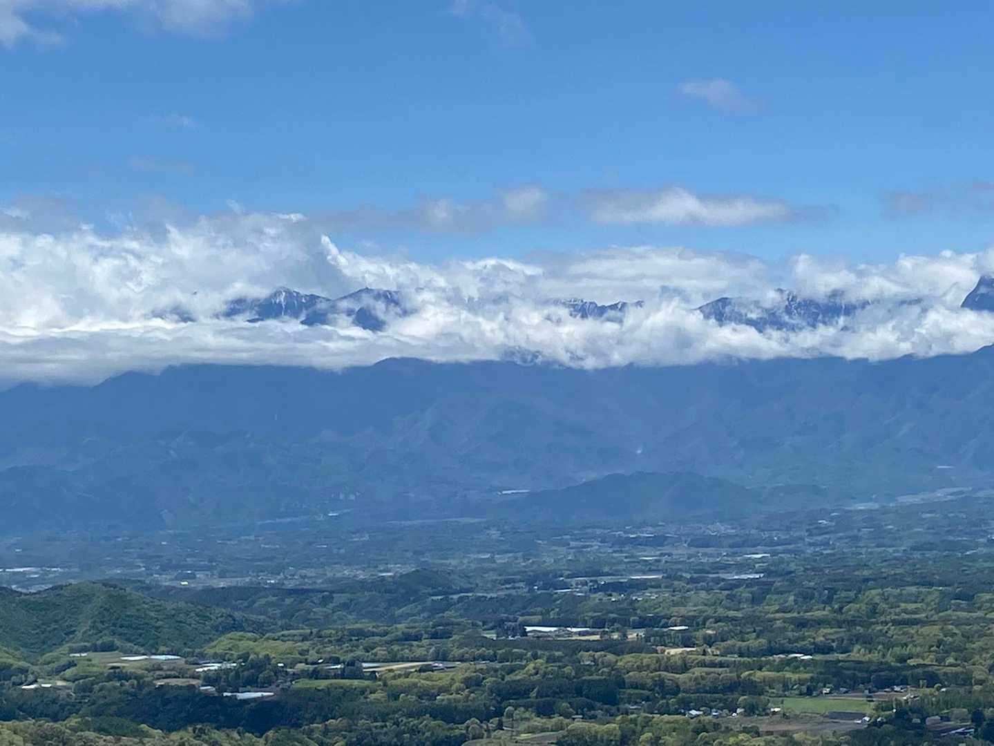 南アルプスは、雲の中ですね。
