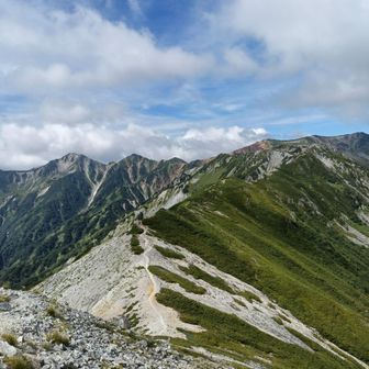 水晶小屋を目指します