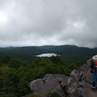 高見石からの白駒池