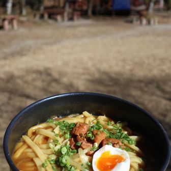 もう腹ぺこで我慢できない  (๑•̀ڡ•́๑)