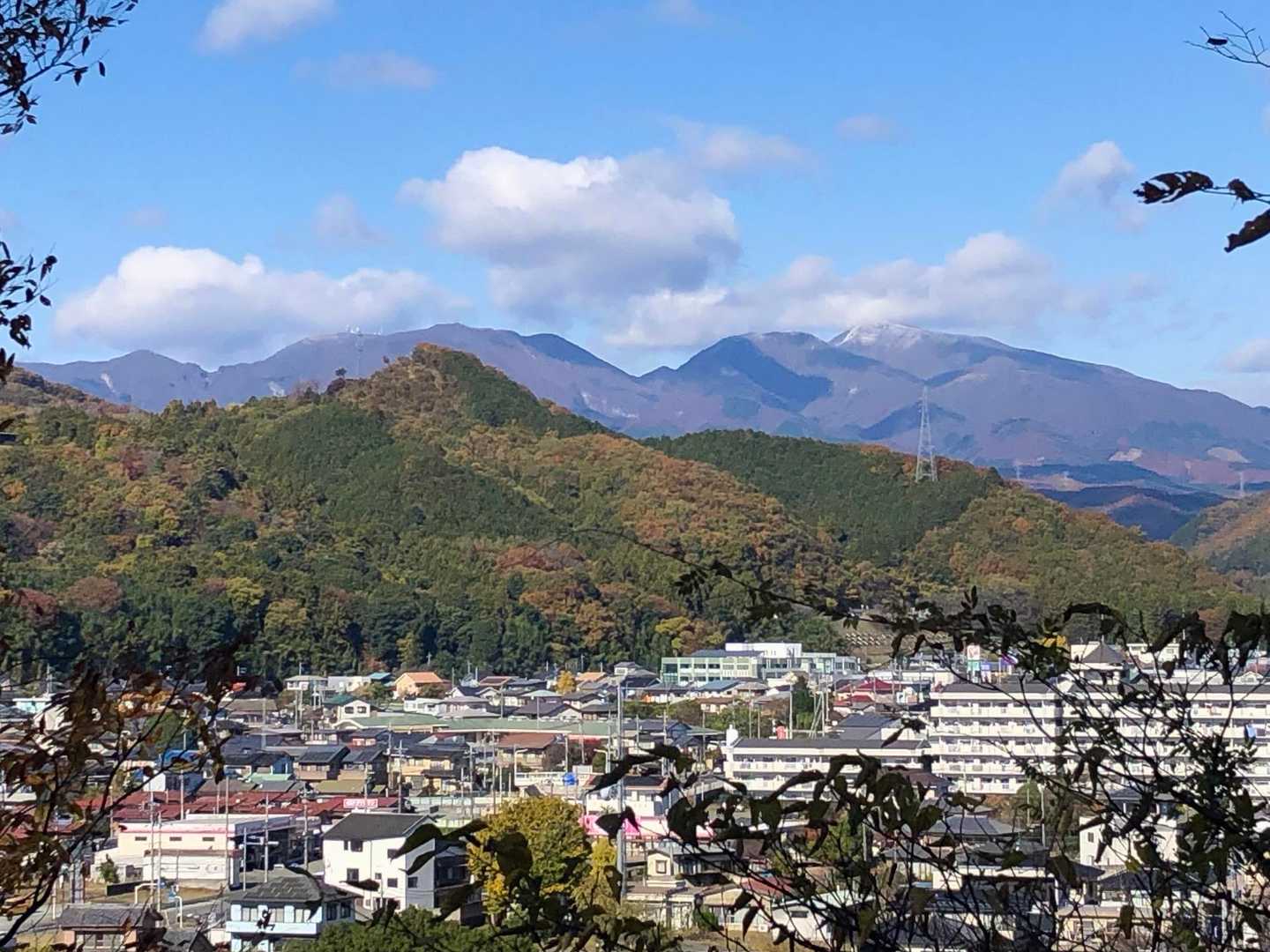 赤城山初冠雪❄️黒檜や地蔵岳が白い
