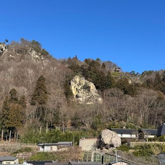 山寺の全景です。