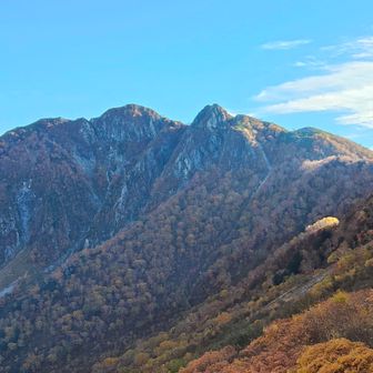 今回の山行のラスト、屏風の耳と頭を目指します。