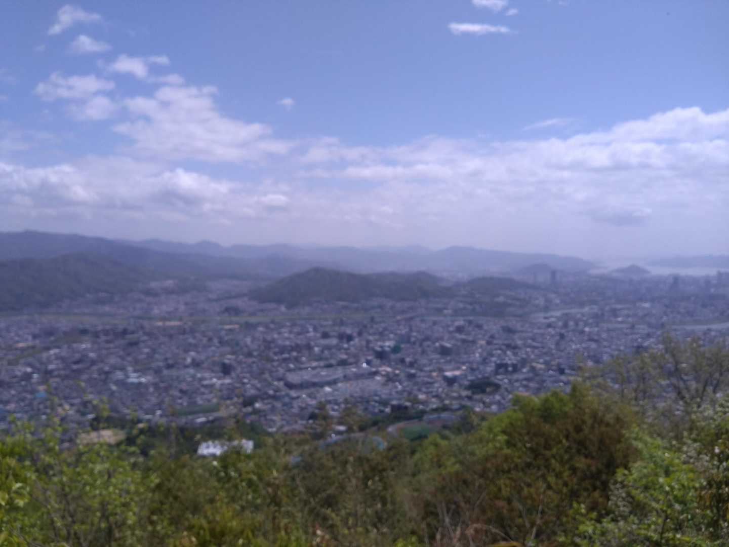 山頂
今日も広島の街は平和です