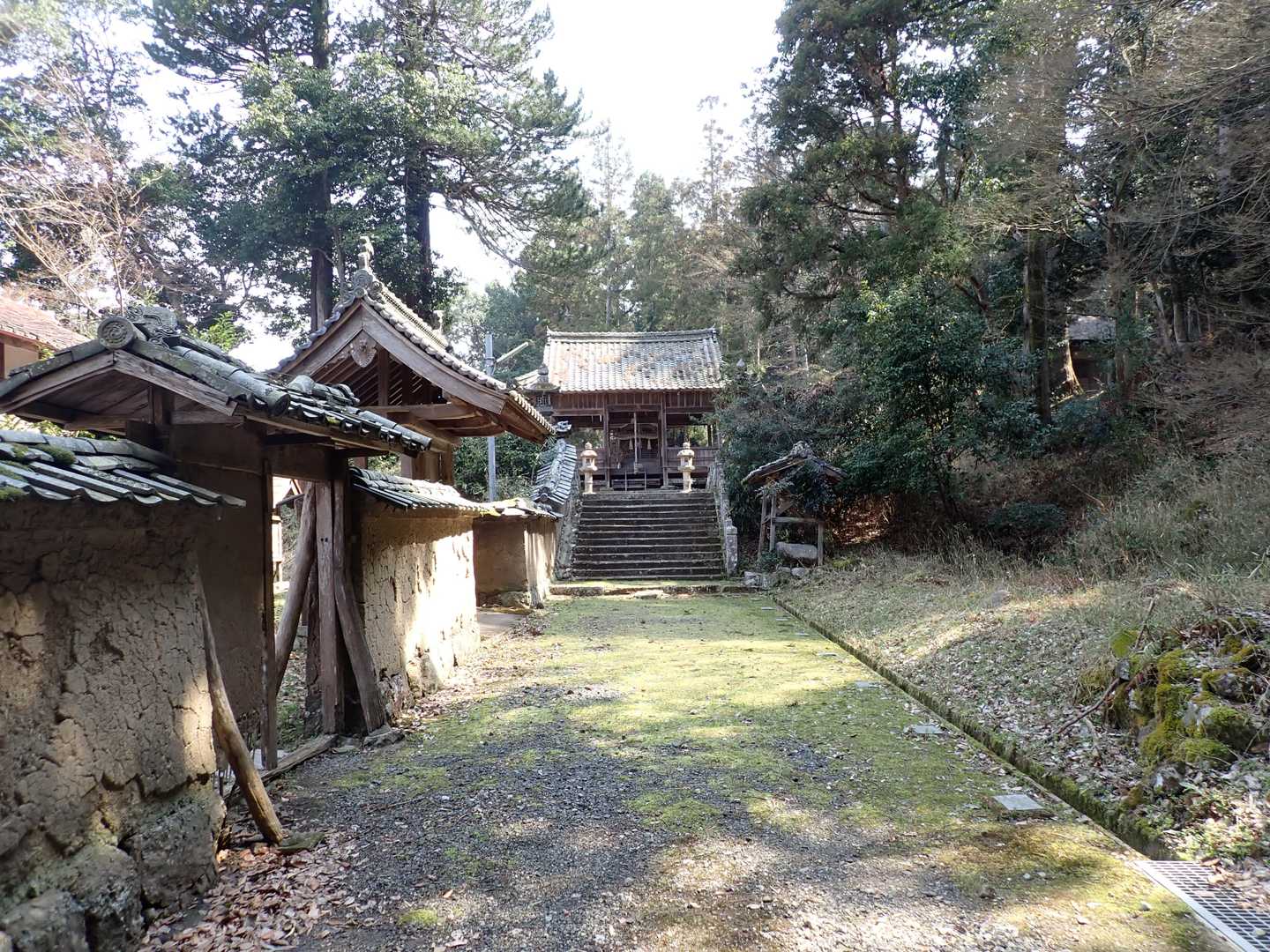 厳かな雰囲気