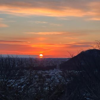 昨年もこの時期の寒い日に登って後悔したのでかなり厳重に防寒対策をしていったにも関わらず臀部と大腿部の冷えが尋常ではなく🥶大幅な脂肪の増加によるものではないかと思いあたったり😀