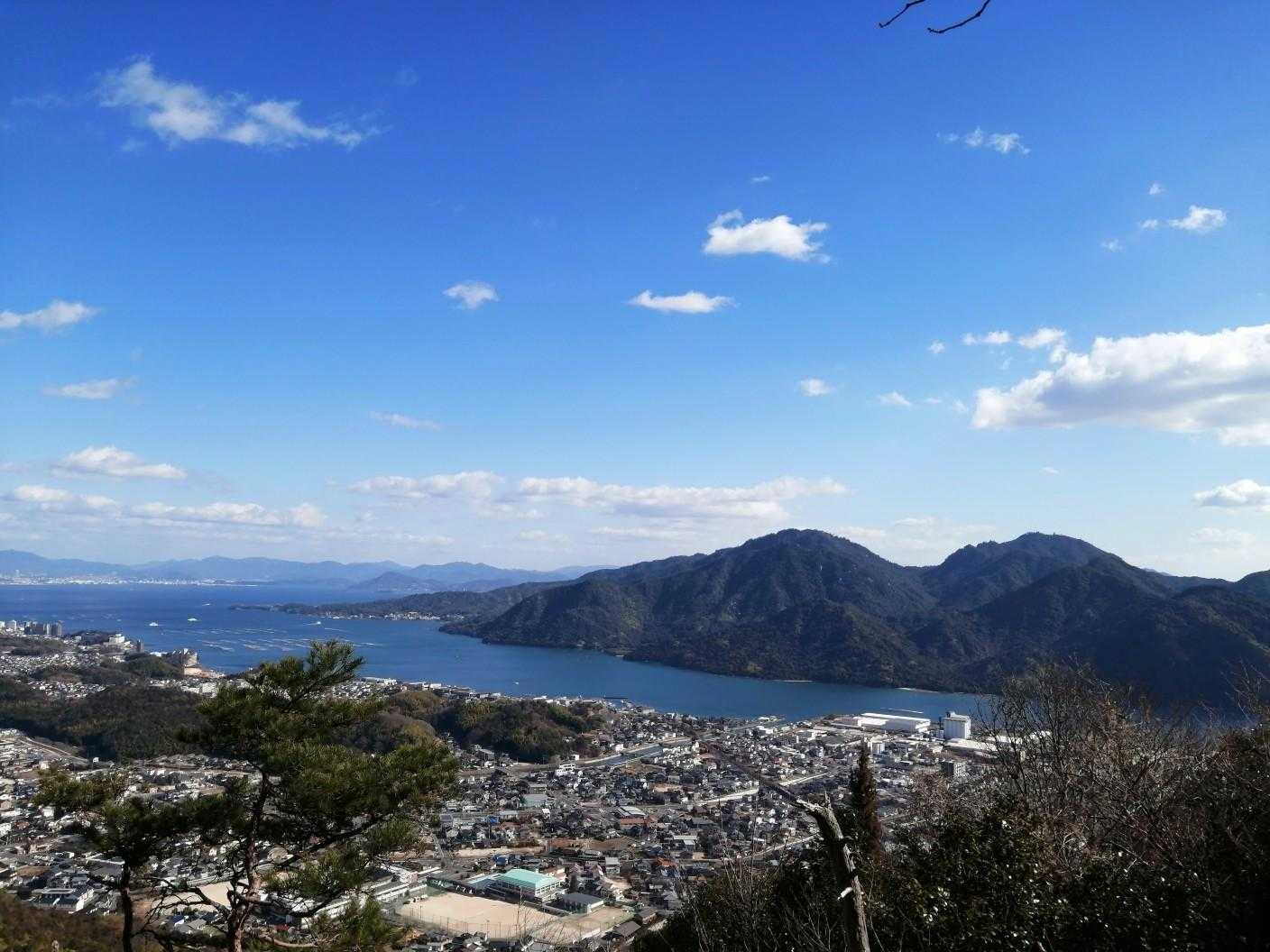 眺望、目視で厳島神社の鳥居が見えますが、写ってませんね😓