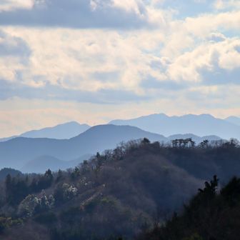 このコース上で唯一の眺望。
遠くに加波山～筑波山方面。
