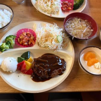 豪勢です。何とか食べれるまで復活。