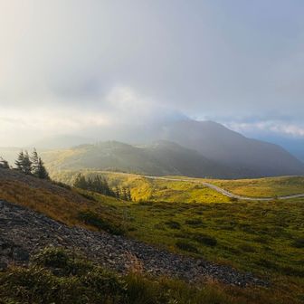 目標の王ヶ頭と鼻
雲がかかってるなぁ