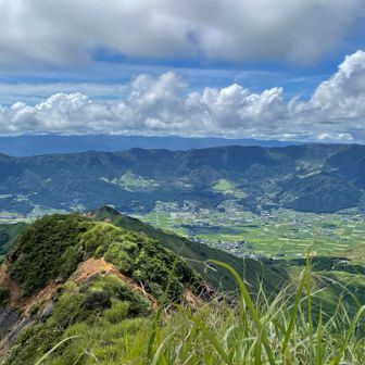 外輪山が広がる