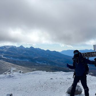北横岳から硫黄岳、横岳、赤岳、阿弥陀岳
八ヶ岳の名峰ズラリ一望