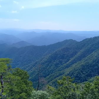 瑠璃山山頂からは山並が堪能出来ました