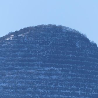 武甲山、現山頂付近　北斜面なので雪が残る山ですねぇ