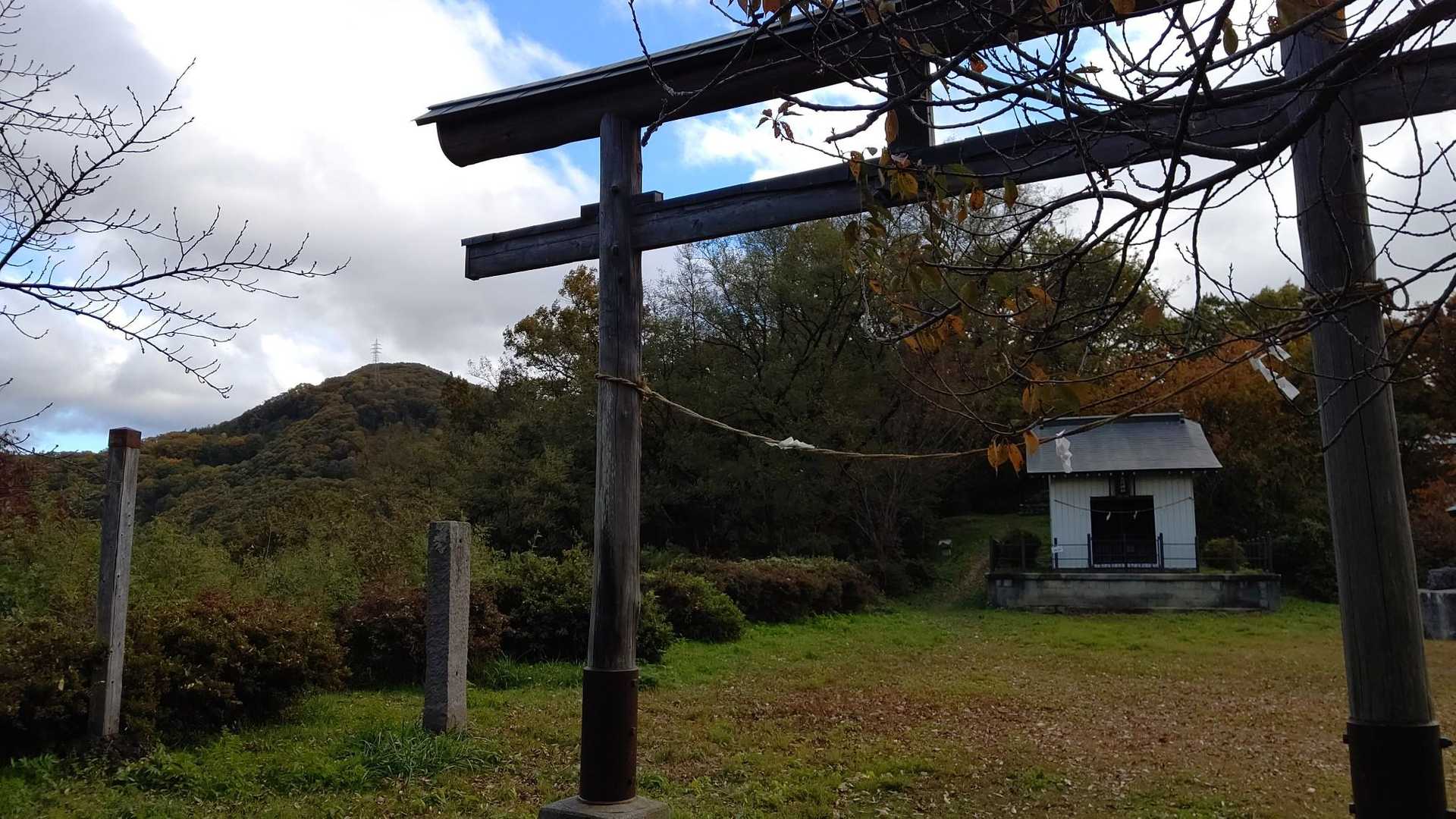 矢代神社と有明山