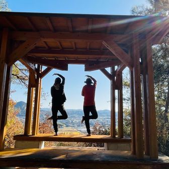 『モルさん、ちゃんと背筋伸ばしてや』
『分かりました！師匠！』