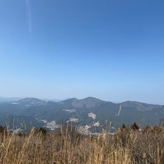 倶留尊山が見えます