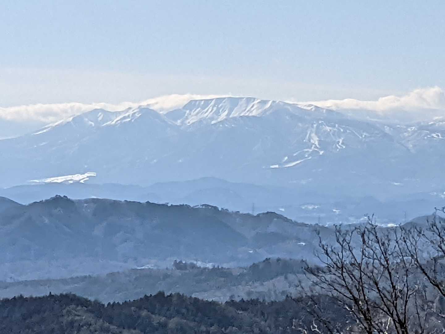 萱ヶ崎山から
蔵王が綺麗に見えました✨✨
